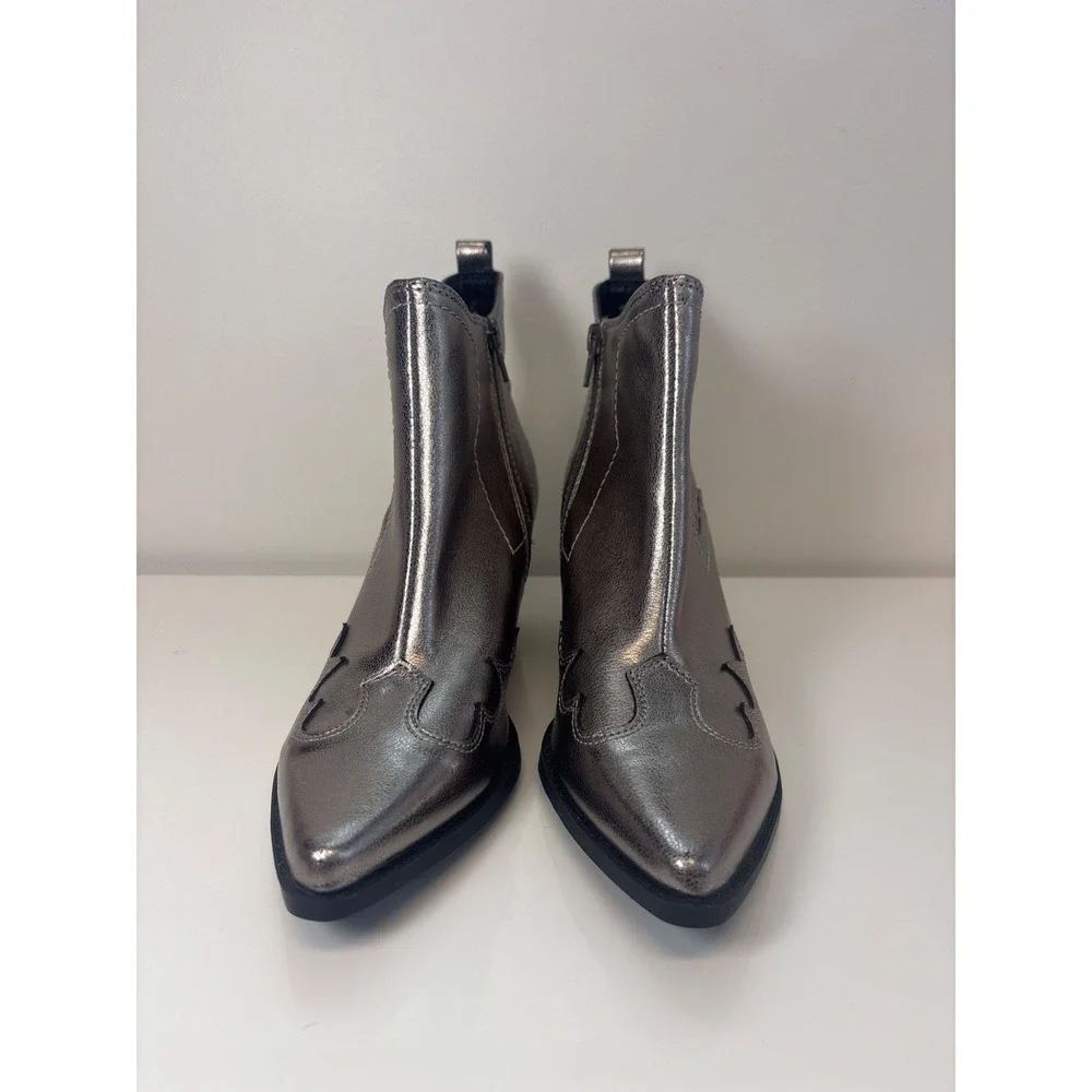 New Indigo Rd Ankle Boots Booties Metallic Silver Side Zip Shoes Womens Size 8.5